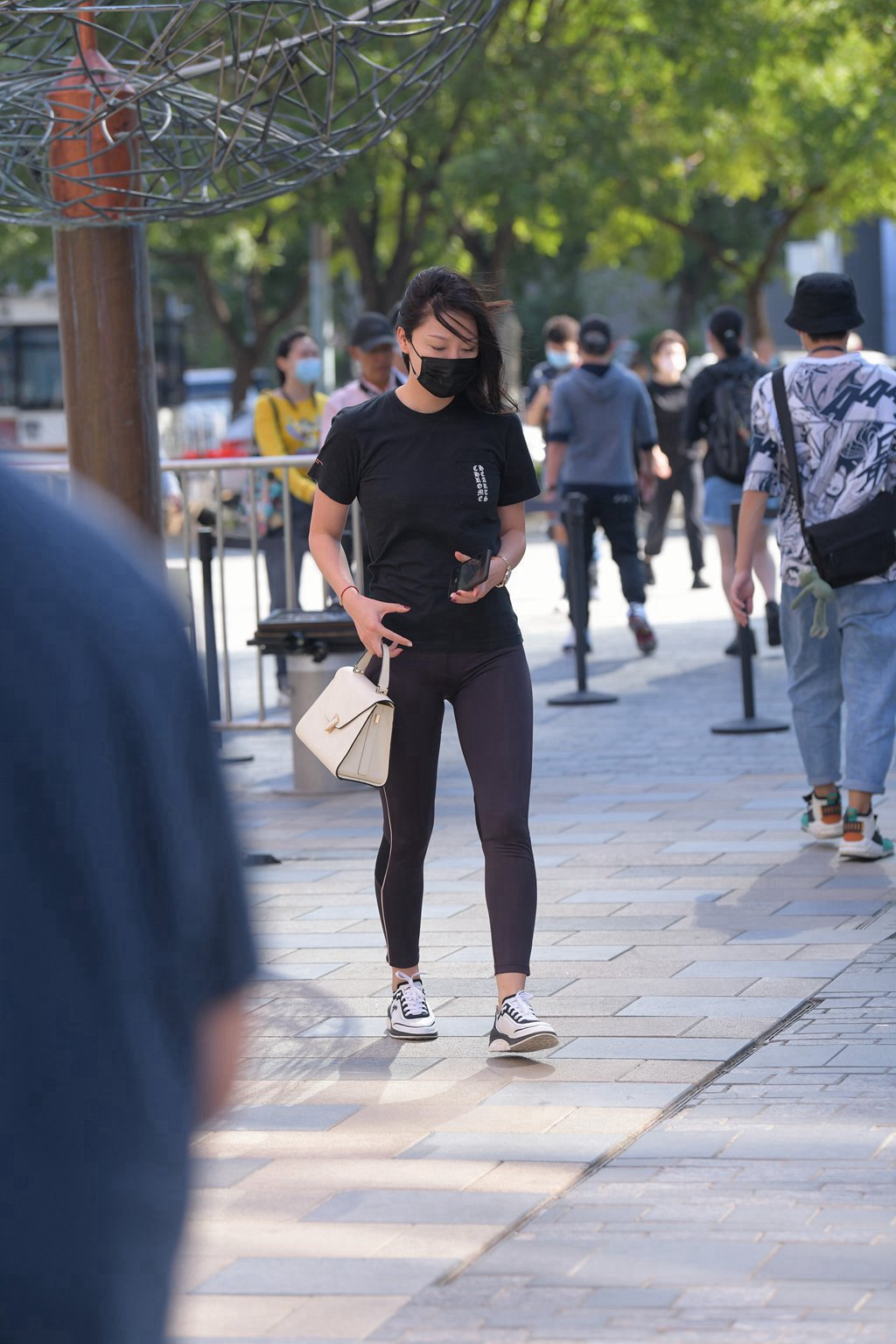 图片[4]-精选街拍作品 NO.1096 紧身裤美妇-集美图