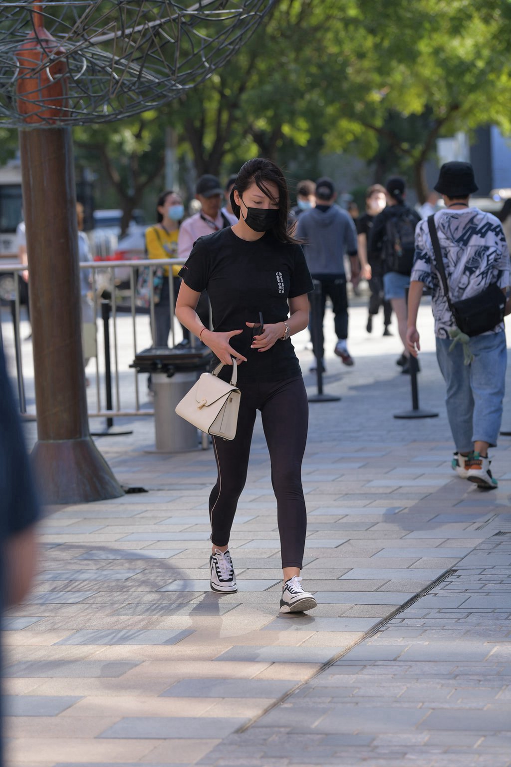 图片[5]-精选街拍作品 NO.1096 紧身裤美妇-集美图