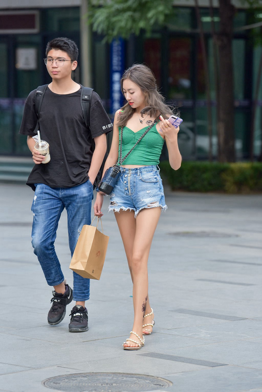 图片[3]-精选街拍作品 NO.1101 热裤吊带月牙小姐姐-集美图