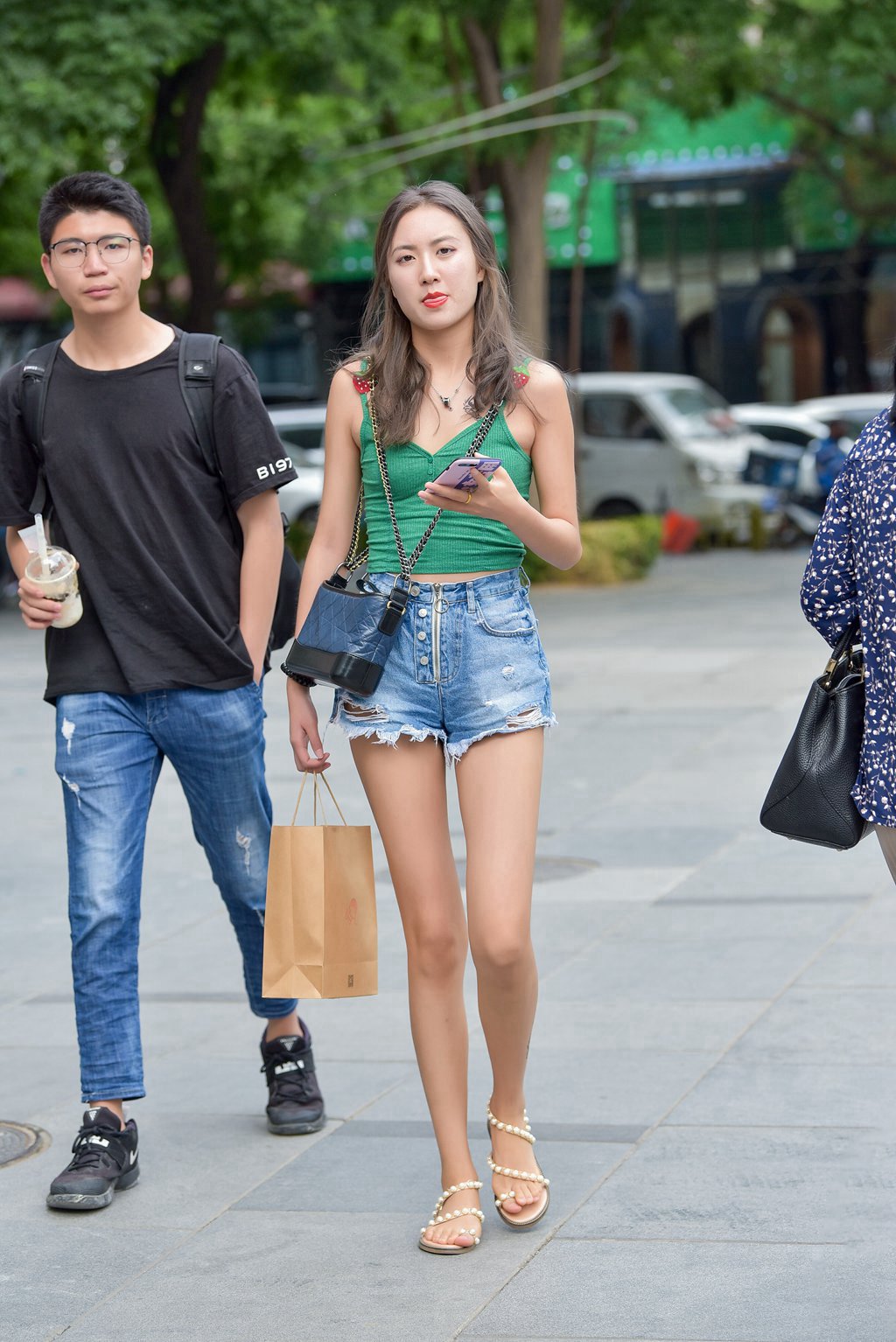 图片[4]-精选街拍作品 NO.1101 热裤吊带月牙小姐姐-集美图