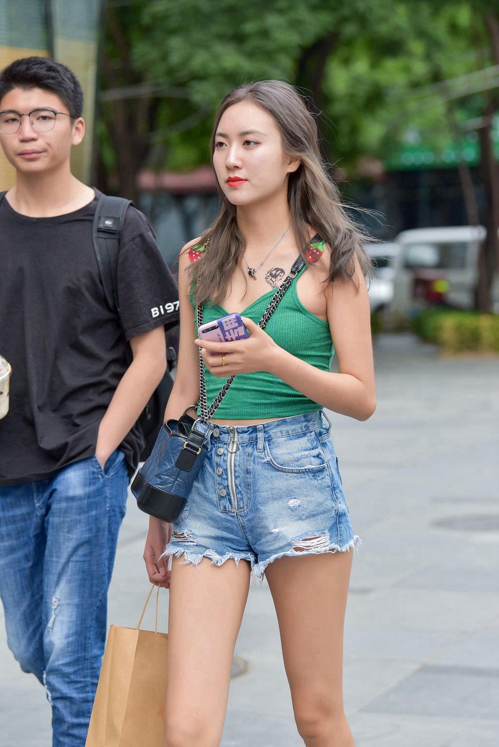 图片[7]-精选街拍作品 NO.1101 热裤吊带月牙小姐姐-集美图