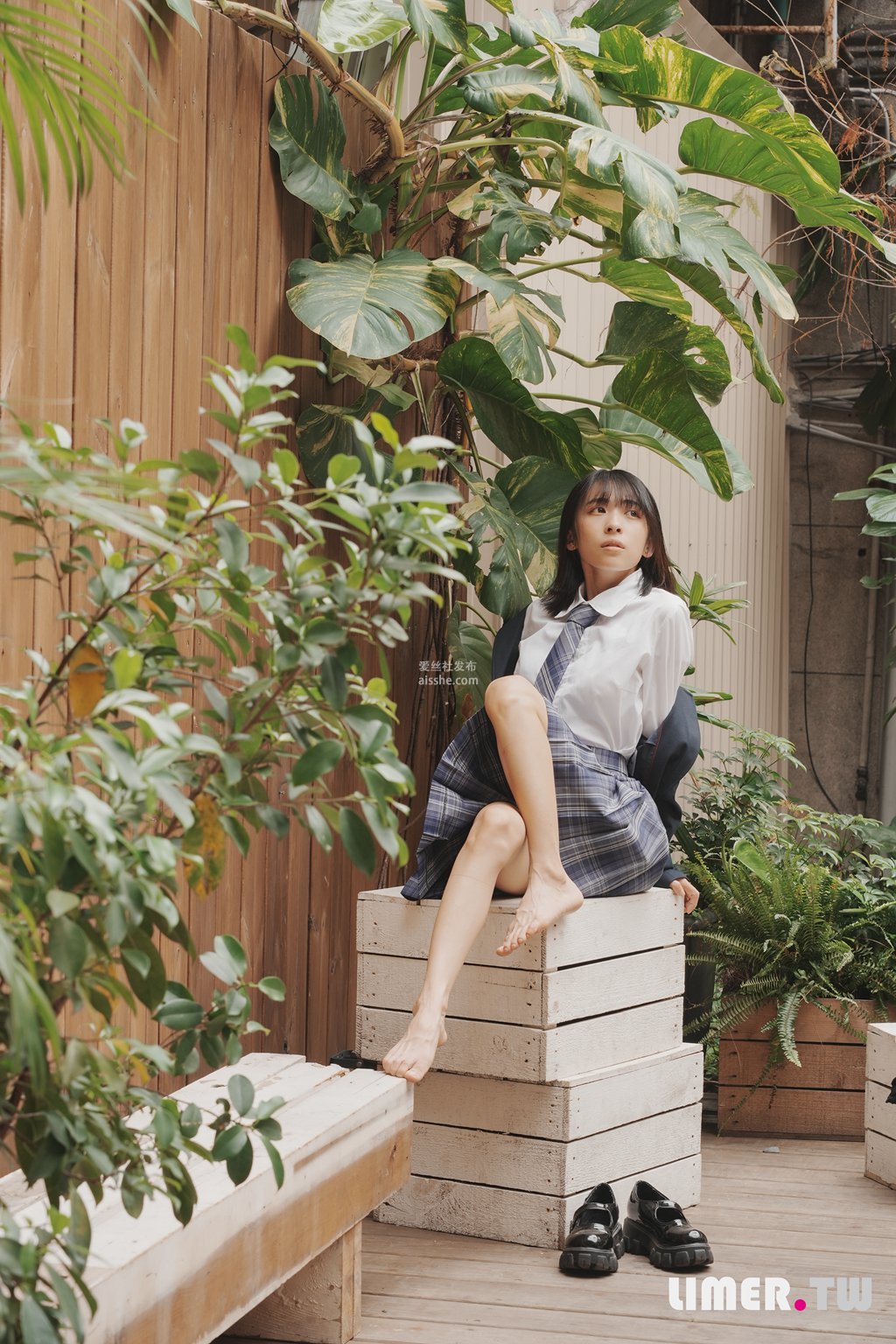 图片[2]-Limerence 子子 JK小腿袜到裸足的偷窥视角-集美图