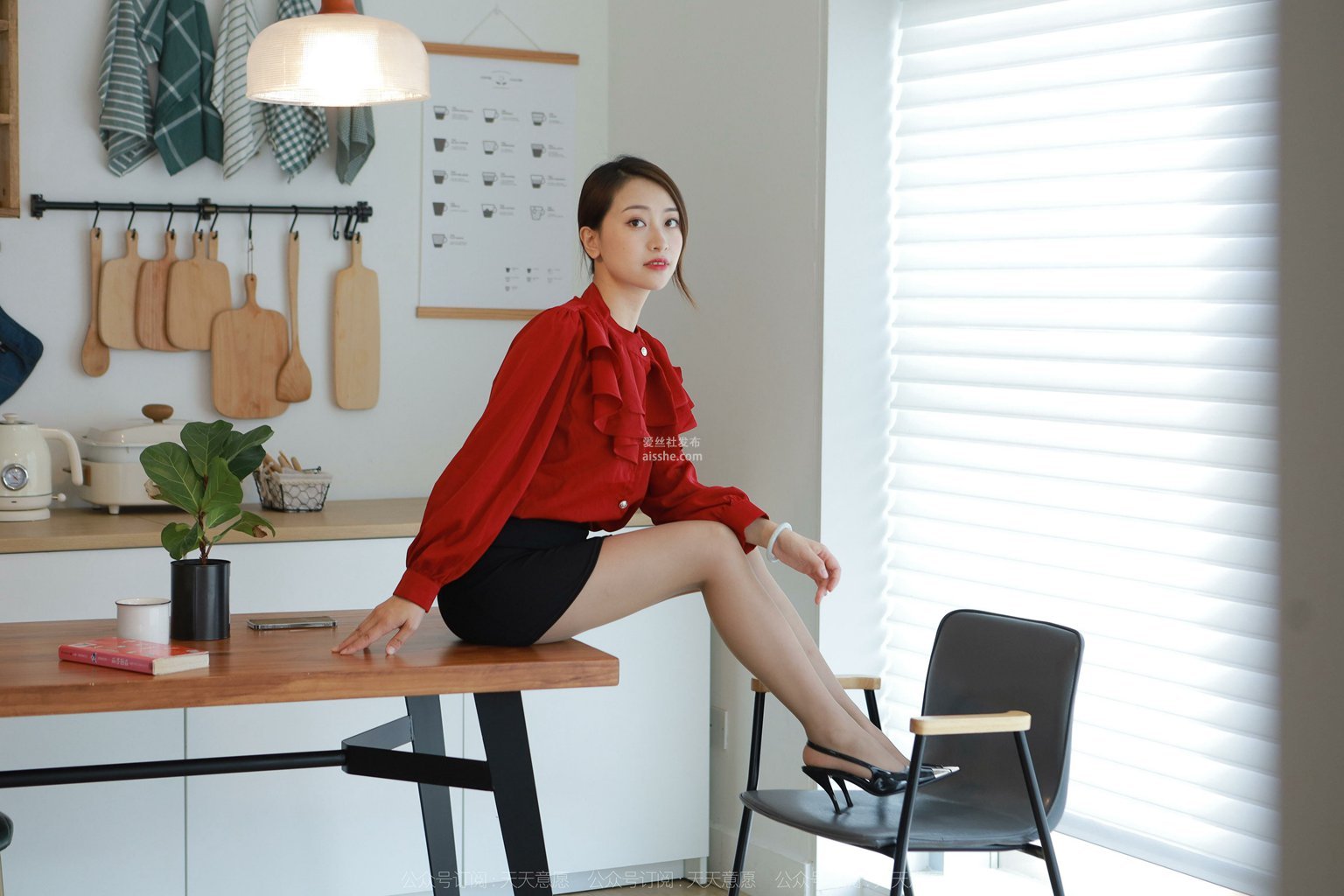 图片[71]-[IESS异思趣向] 2022.9.2 丝享家 1195 小婕《红色暗示》-集美图