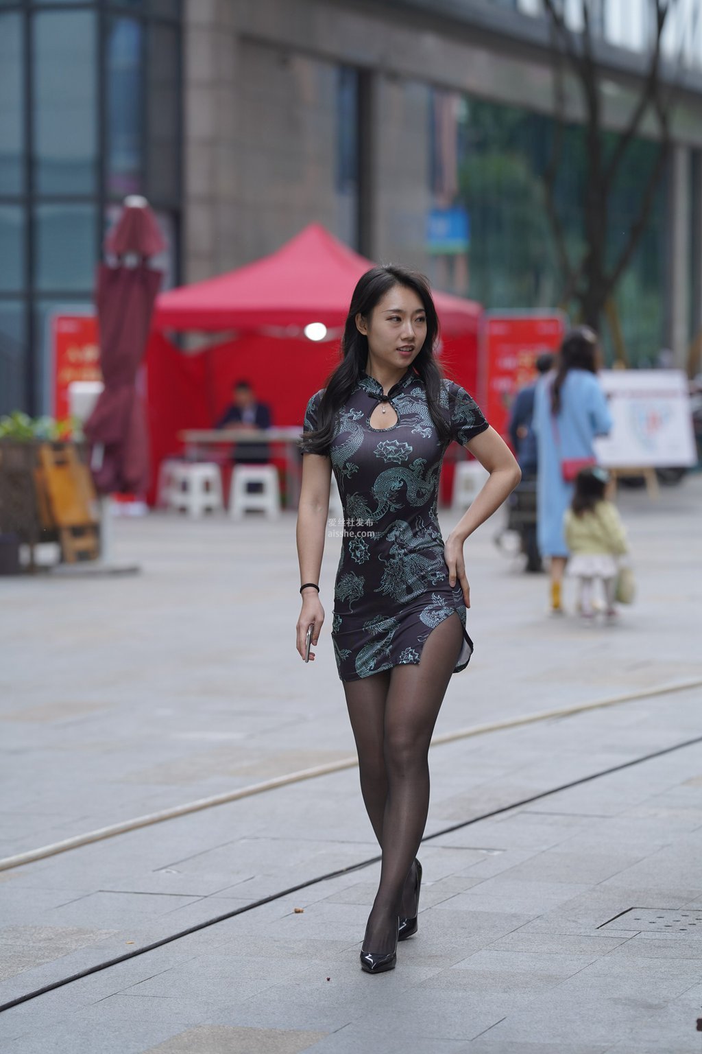 图片[16]-魔镜街拍 NO.106 姓感的嘿丝改良旗袍少父-集美图