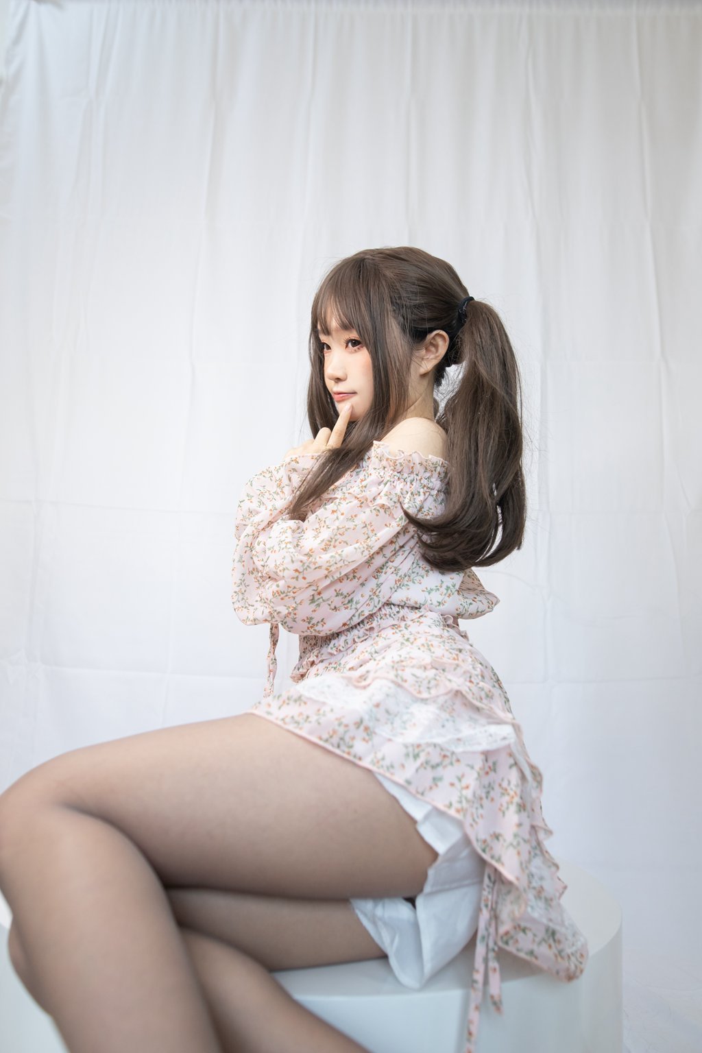 图片[3]-颜值博主@神沢永莉 灰丝花裙子-集美图