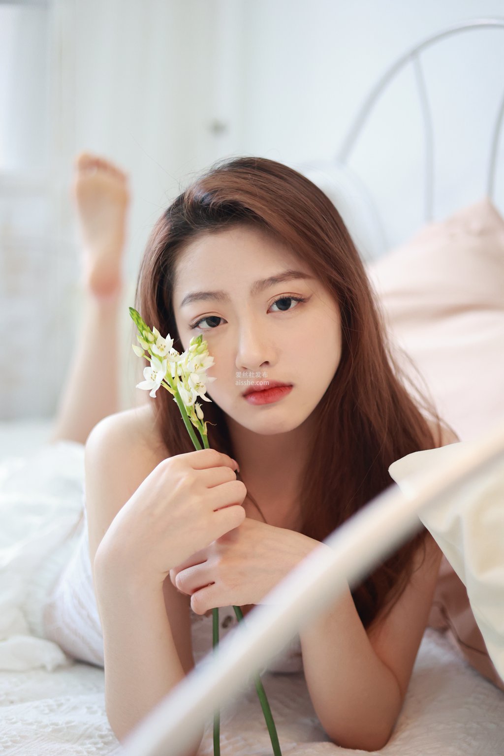 图片[15]-[YITUYU艺图语] 2022.07.01 瞬间的温柔 持枪罗莉 锁骨很美-集美图