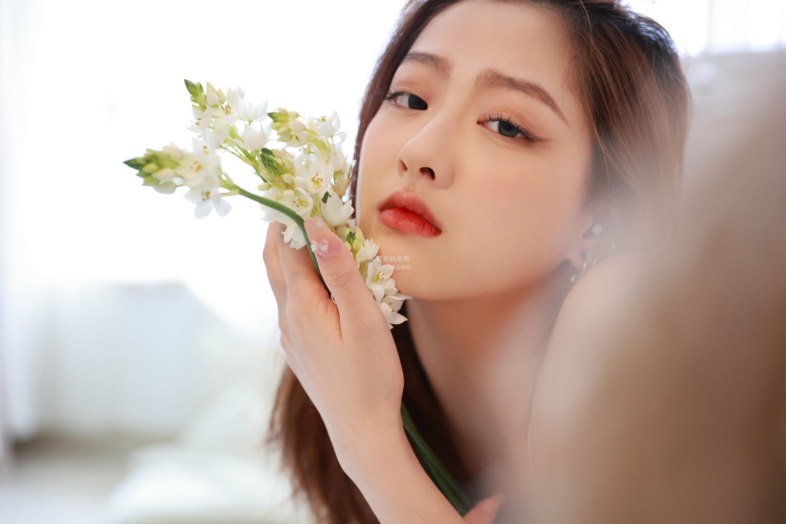 图片[20]-[YITUYU艺图语] 2022.07.01 瞬间的温柔 持枪罗莉 锁骨很美-集美图