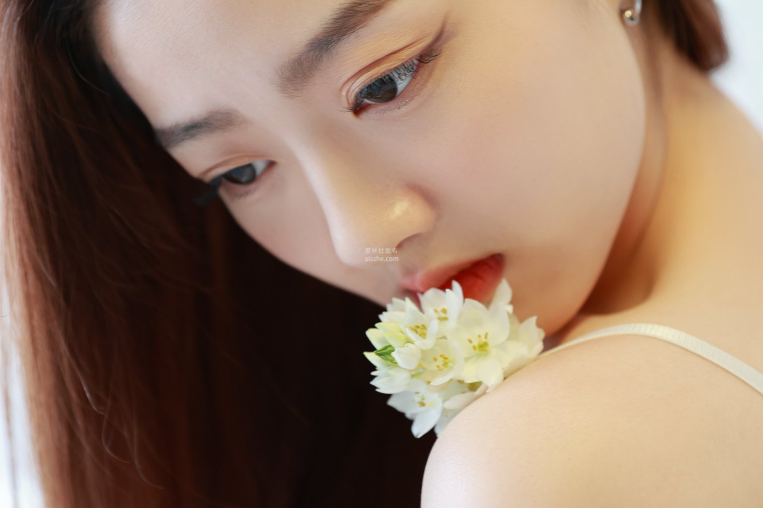 图片[22]-[YITUYU艺图语] 2022.07.01 瞬间的温柔 持枪罗莉 锁骨很美-集美图