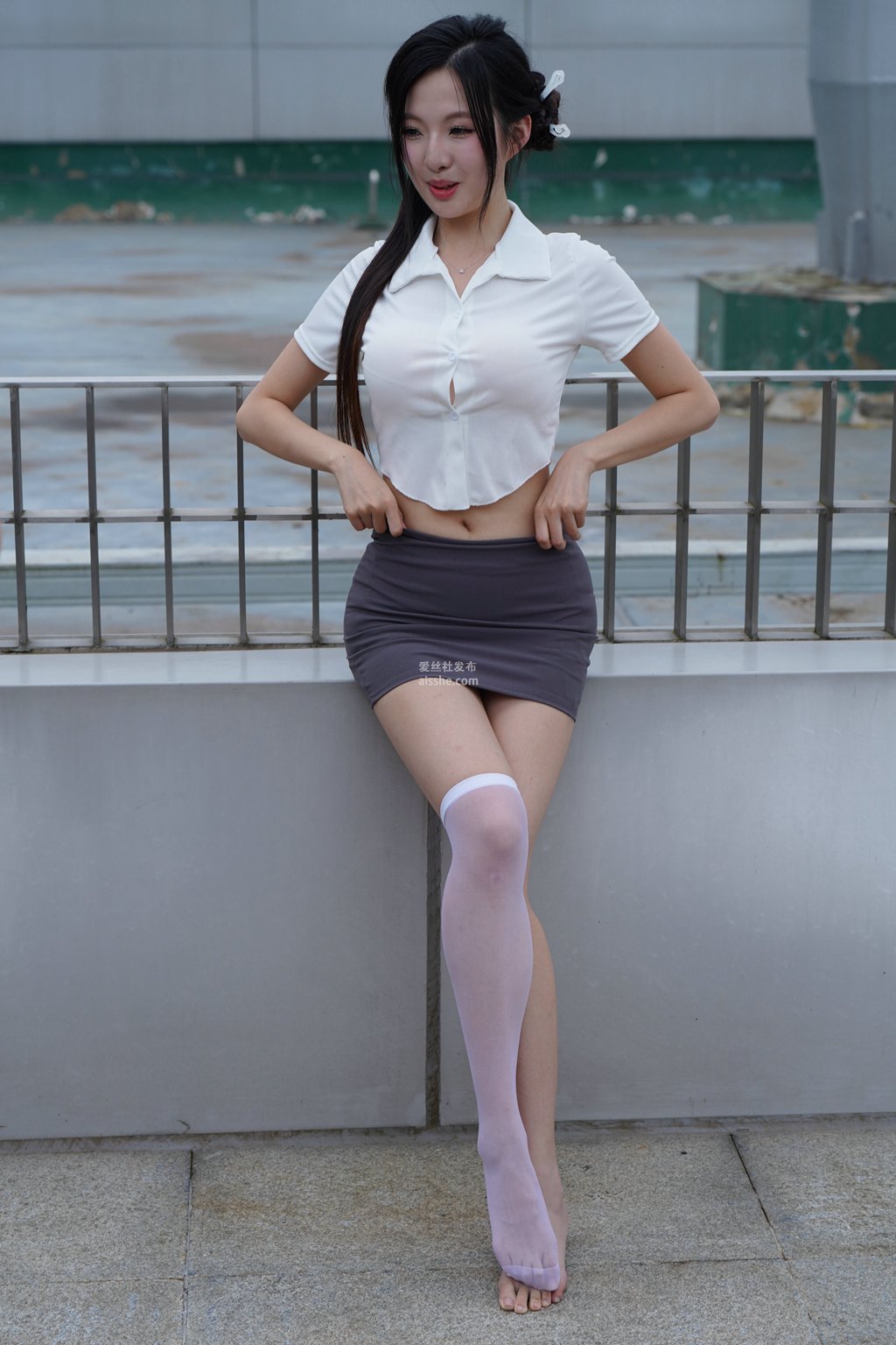 图片[59]-精选街拍作品 NO.2230 灰色修身裙2-集美图