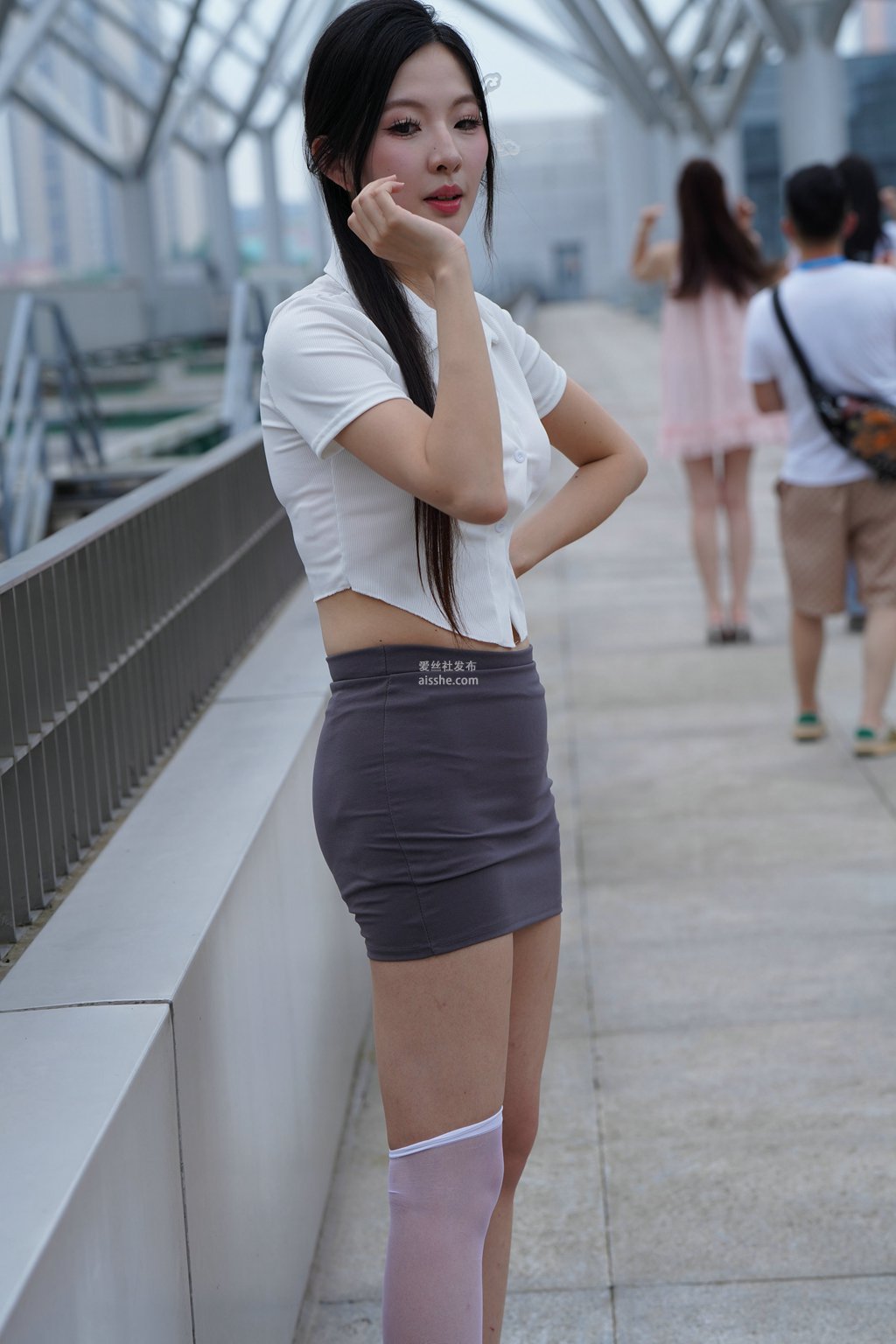 图片[89]-精选街拍作品 NO.2230 灰色修身裙2-集美图