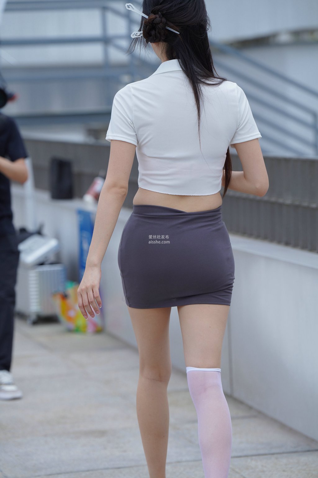 图片[116]-精选街拍作品 NO.2230 灰色修身裙2-集美图