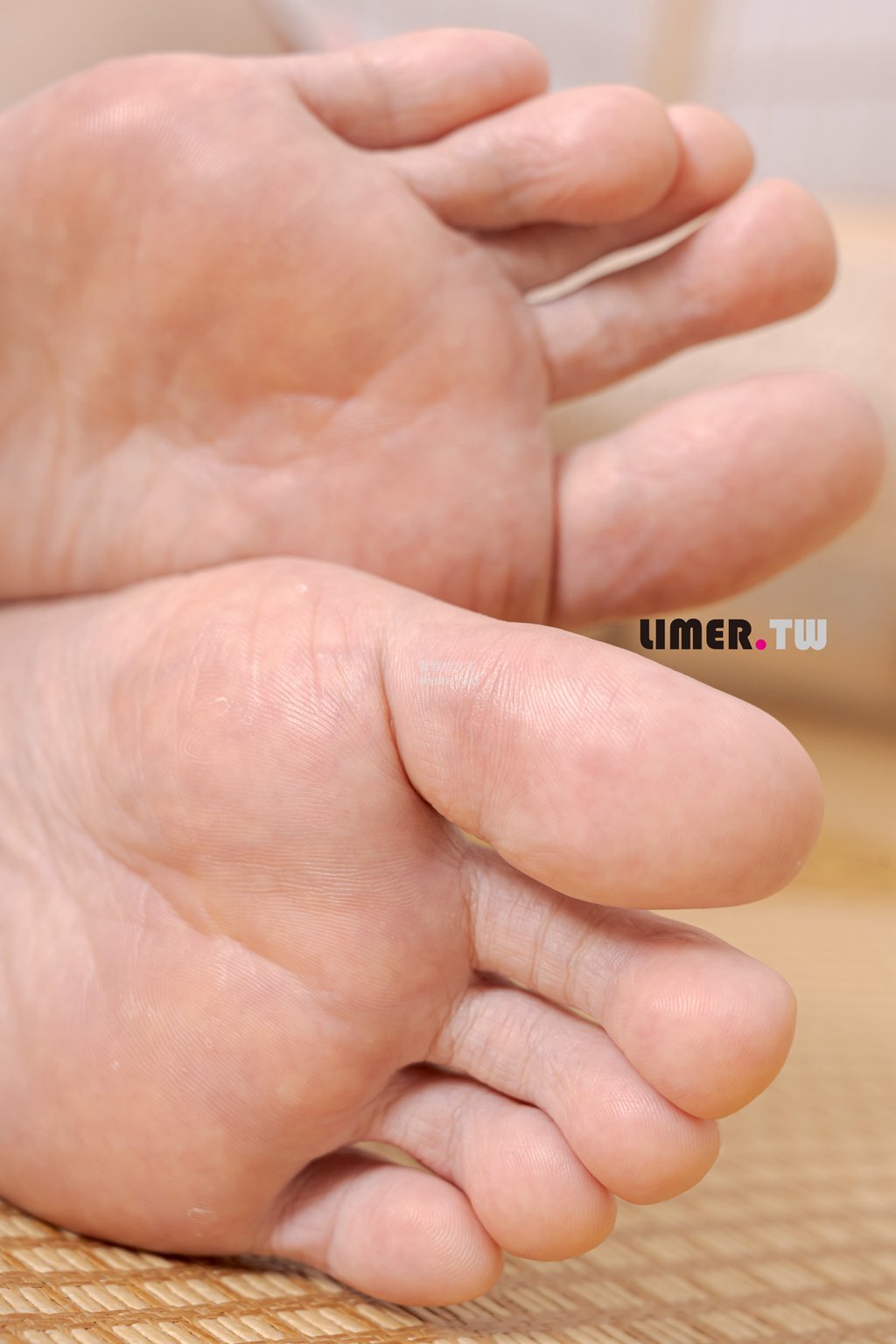 图片[58]-[Limerence] 无月 Mutsuki高一萌妹害羞裸足-集美图