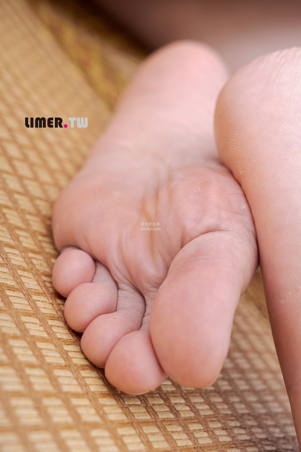 图片[75]-[Limerence] 无月 Mutsuki高一萌妹害羞裸足-集美图