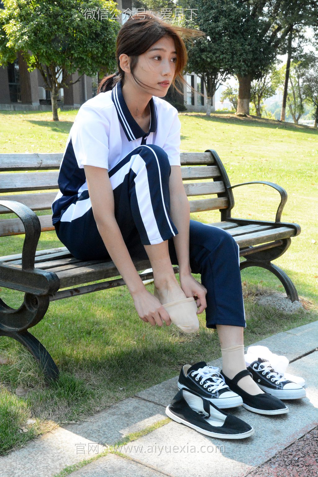 月下摄影 NO.004 秀秀~浅发校服 其实我喜欢酷酷的，今天第一期被安排了校服！