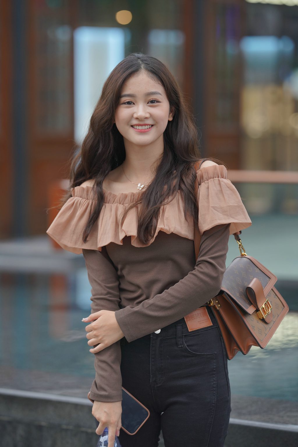 精选街拍作品 NO.2576 清秀黑色吊带裙美女