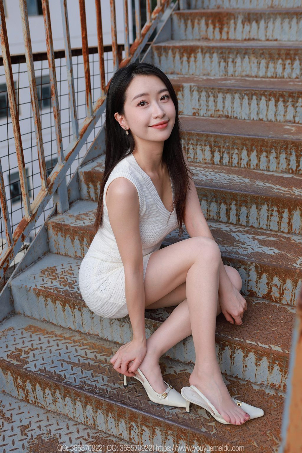 [IESS异思趣向] 2025.03.27 丝享家 2012 小婕《针织包臀裙》