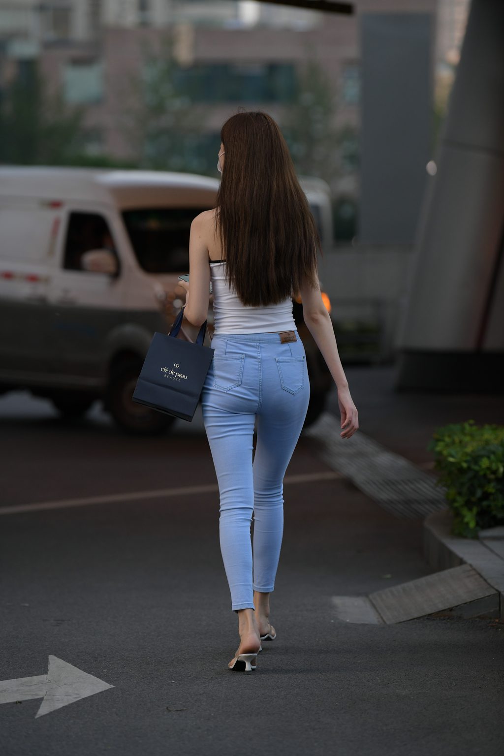 精选街拍作品 NO.2588 青春浅蓝搭配白色