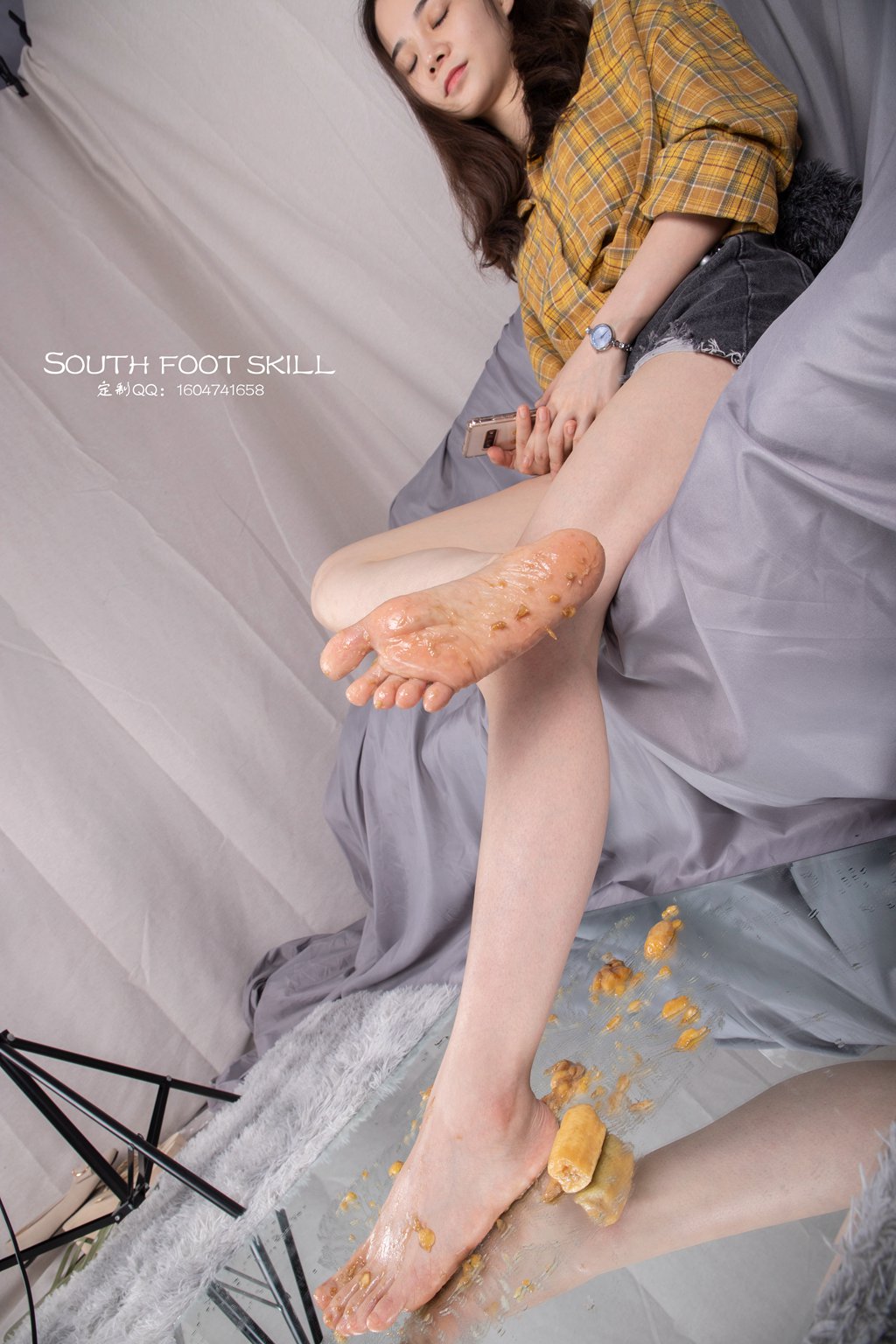 南国足艺 No.068 慕丝沫沫踩香蕉