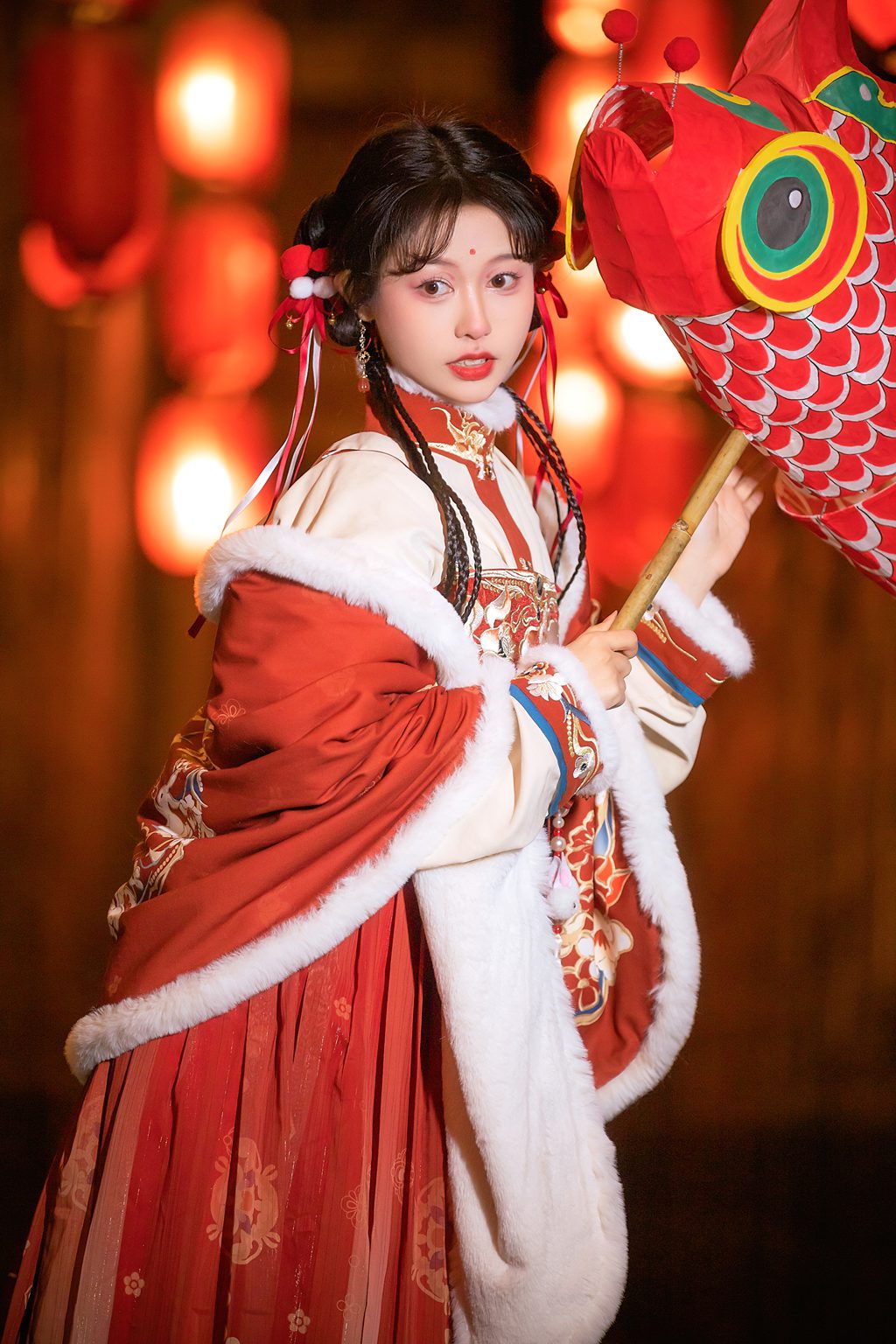 [YITUYU艺图语]2023.02.09 逛灯会 梨一依