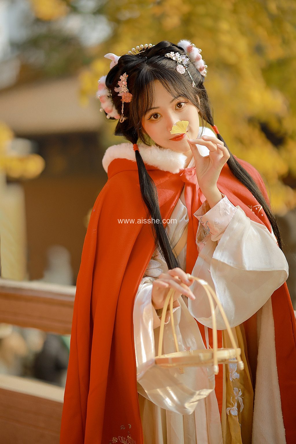 [YITUYU艺图语]2023.02.13 银杏汉服 是蝶绪咩