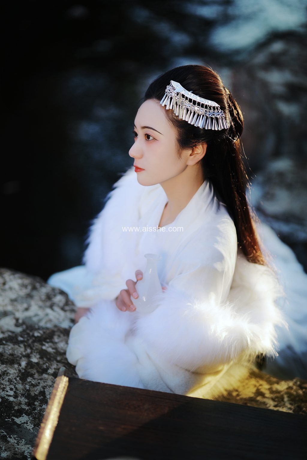 [YITUYU艺图语]2023.02.17 皑如山上雪皎若云间月 瑜瑾