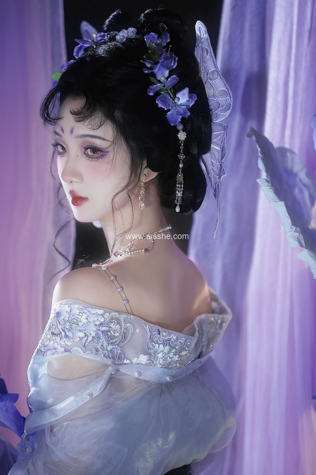 [YITUYU艺图语]2023.02.24 鸢尾 ble