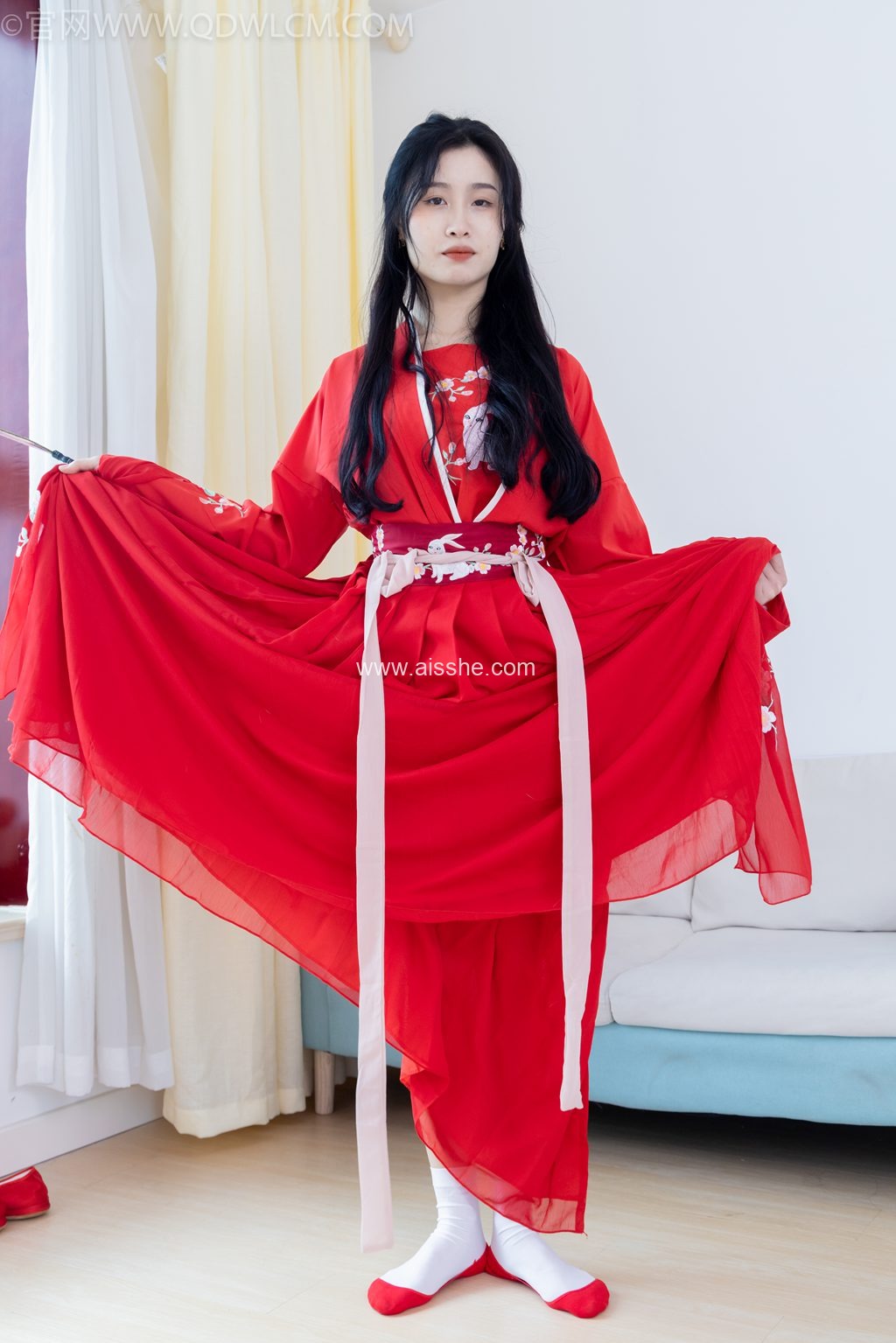 物恋传媒 NO.2328 绒绒-汉服、布鞋、白棉袜（打底）红色船袜（叠穿）