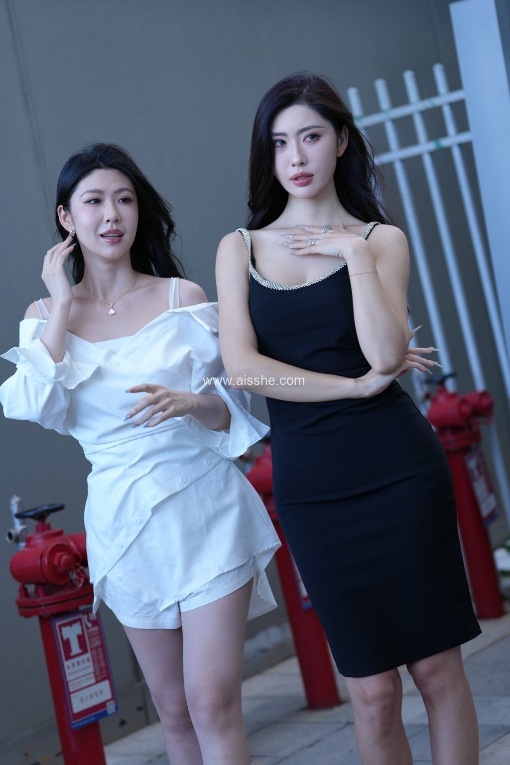 精选街拍作品 NO.2624 闺蜜间的黑白搭配
