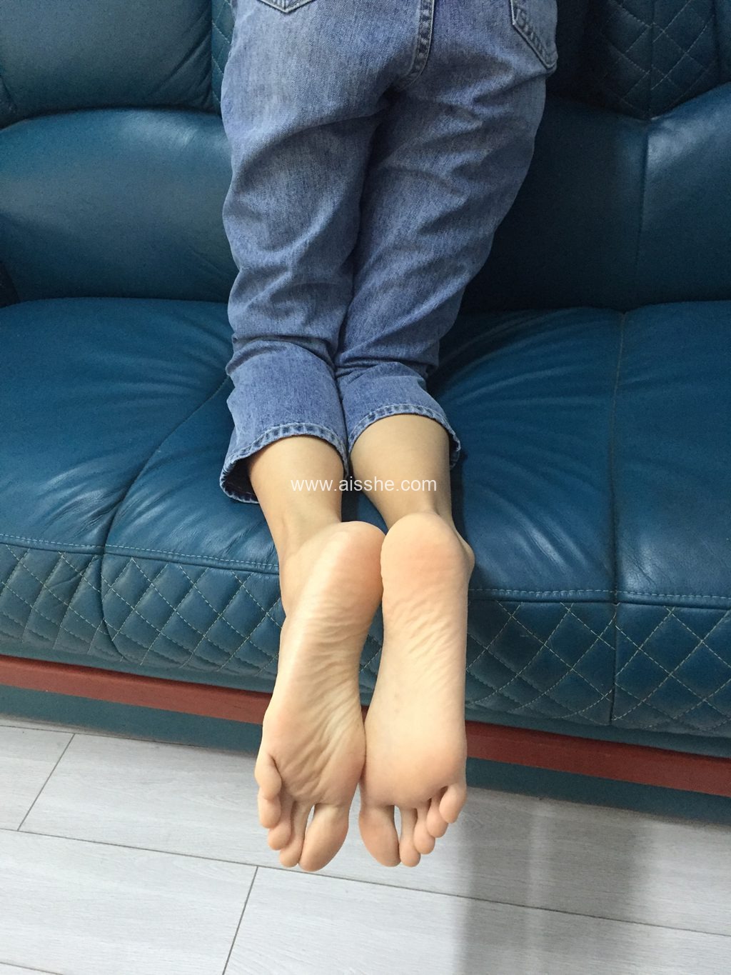 本足摄影-002期 牛仔裤裸足