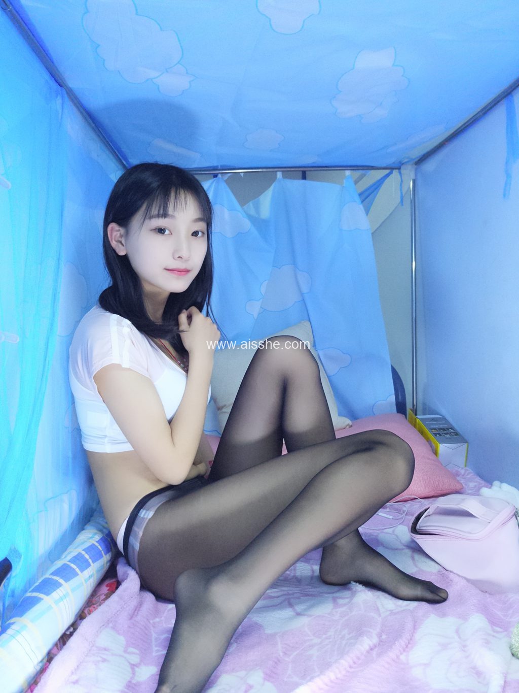 网红Coser@蓓蓓 宿舍黑白灰丝