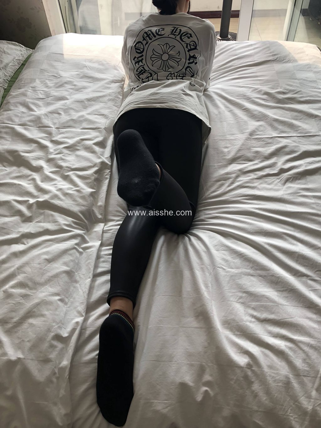 本足摄影-008期 皮裤黑棉袜