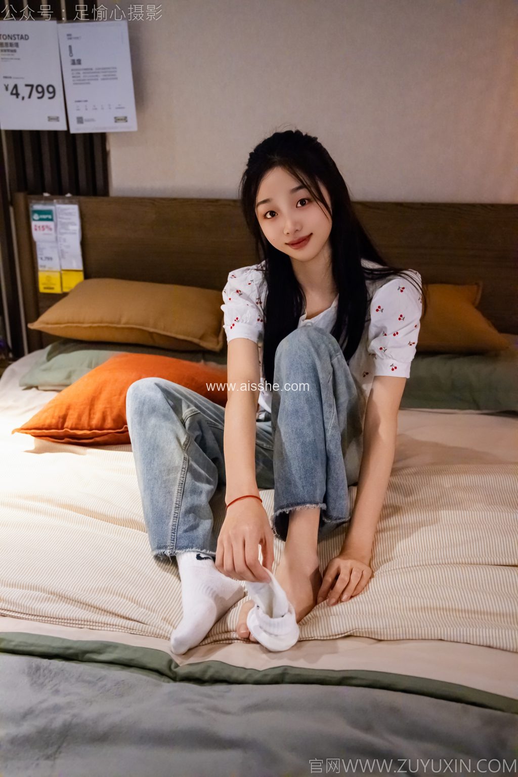 足愉心摄影-第12期：模特奶芙（搭配：碎花衬衫、牛仔长裤、运动鞋、白色棉袜、裸足）（完整版）