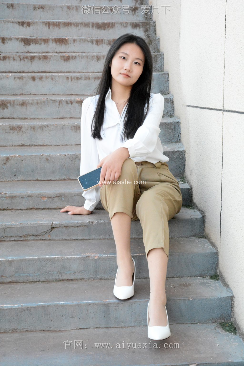 [爱月下] NO.005 恰恰~【生活套装】展示一下平时出去工作中使用的工作装。略显成熟！