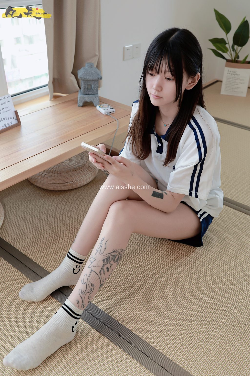 凡夫摄影-HH0014-小恩 清新少女夏季校服（纹身美少女原味棉袜裸足）