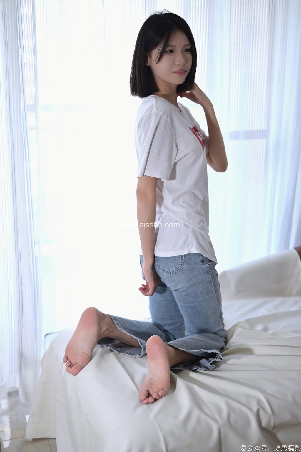 凝思摄影 NO.035期：小睿（T恤、短白袜、平底鞋）