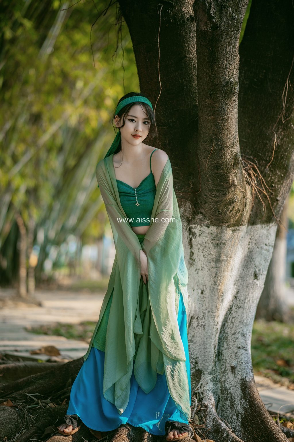 [YITUYU艺图语]2023.03.27 青蛇，远离尘世，自由自在 菲菲