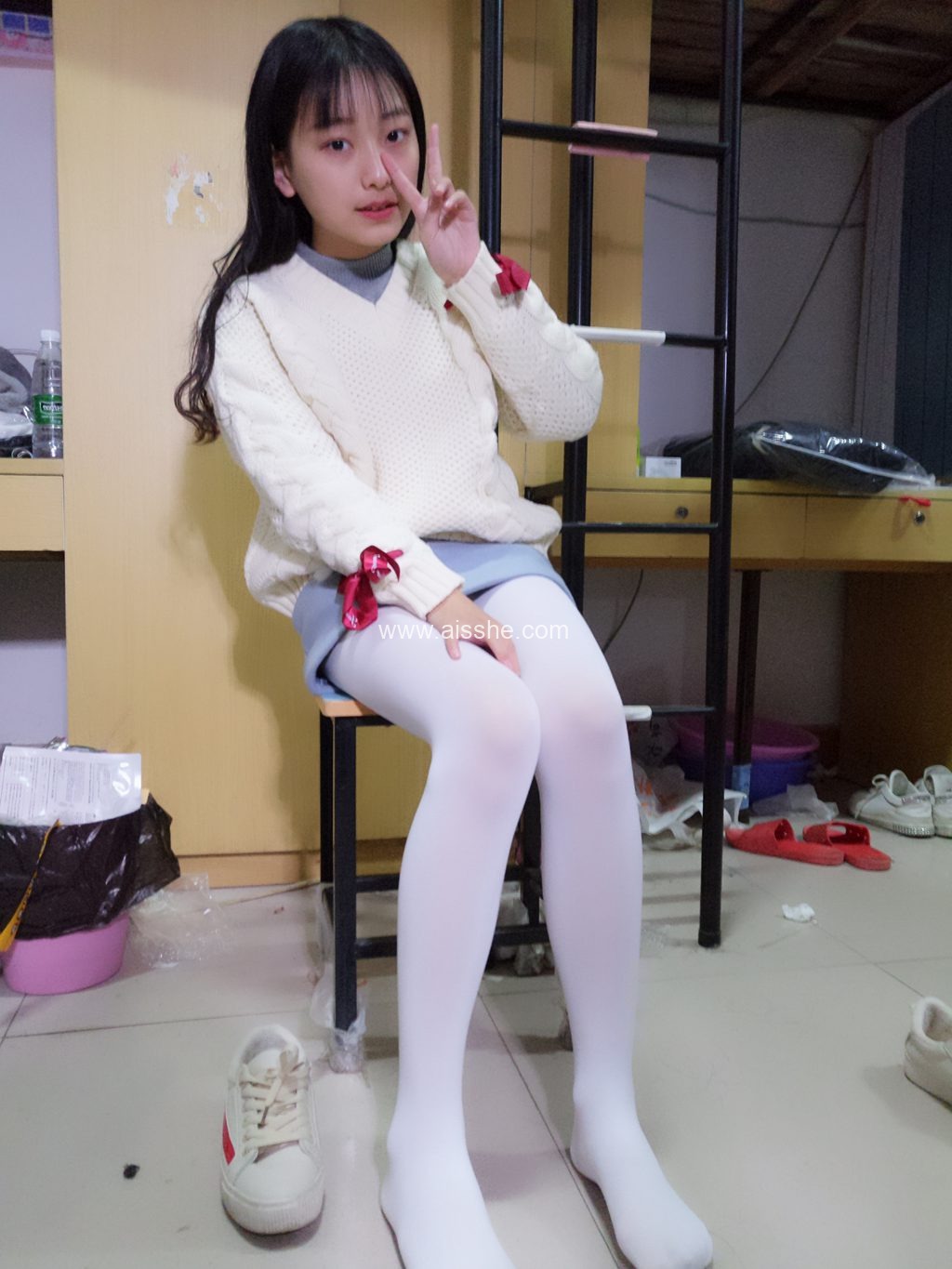 网红Coser@蓓蓓 商场户外白丝